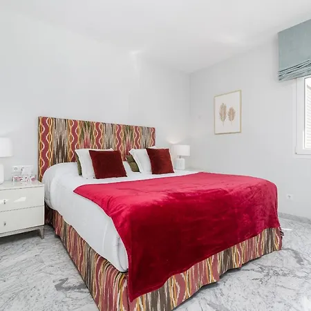 Beautiful 2 Bed Playas Del Duque + Parking Rdr294