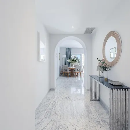Beautiful 2 Bed Playas Del Duque + Parking Rdr294 Apartment