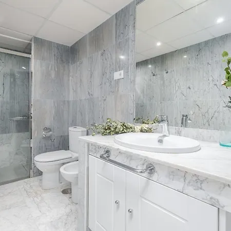 شقة Beautiful 2 Bed Playas Del Duque + Parking Rdr294